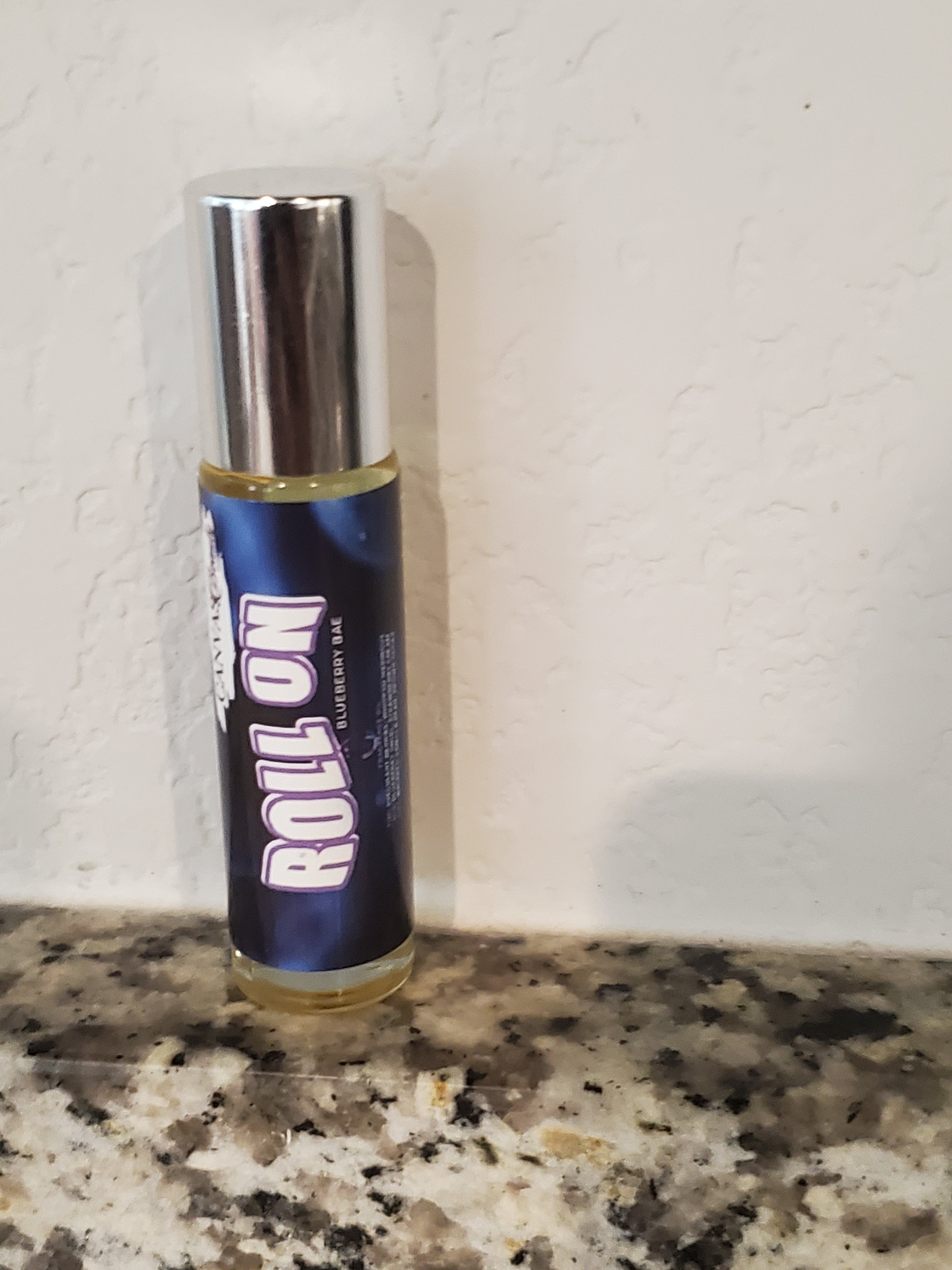 CANVAS Beauty Brand Scented Rollerball (Blueberry)